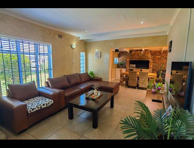 3 BEDROOM HOUSE FOR SALE IN GOODWOOD ESTATE